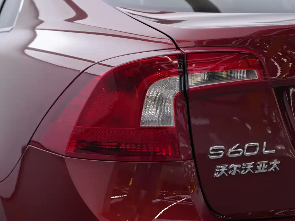 Volvo S60 2016 — фото 7