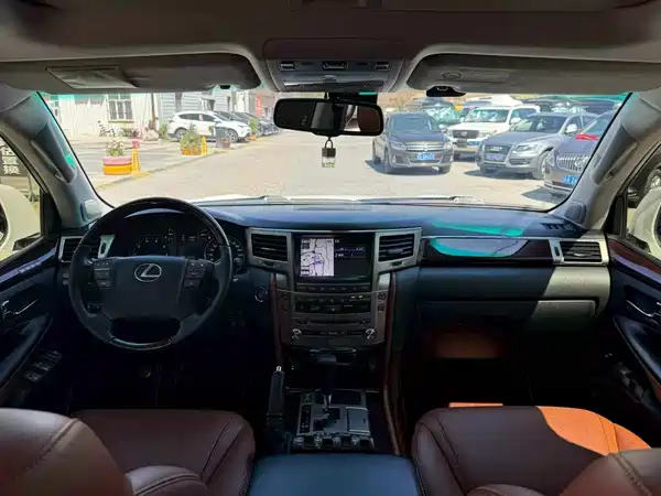 Lexus LX 2014