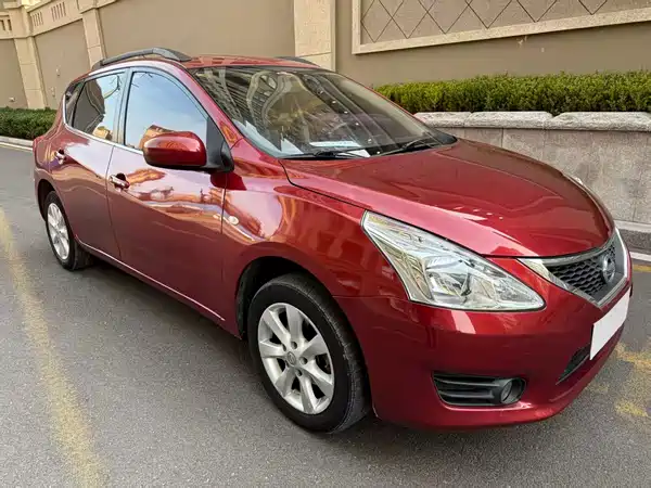 Nissan Tiida 2013