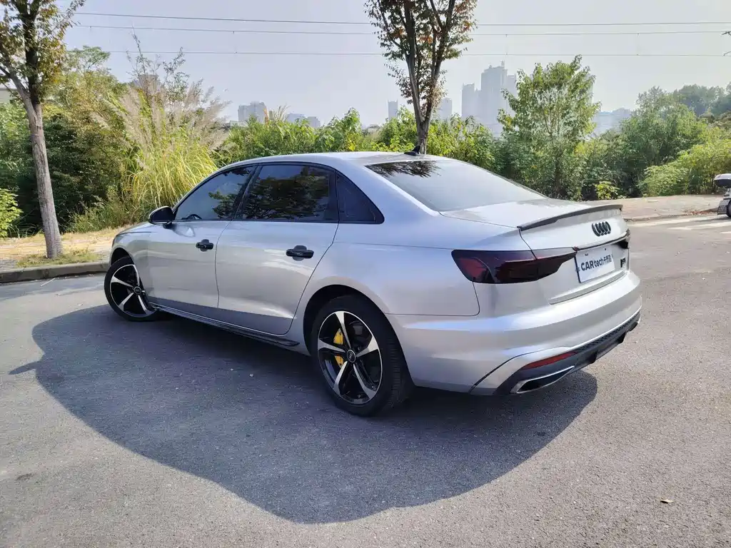 Audi A4L 2020