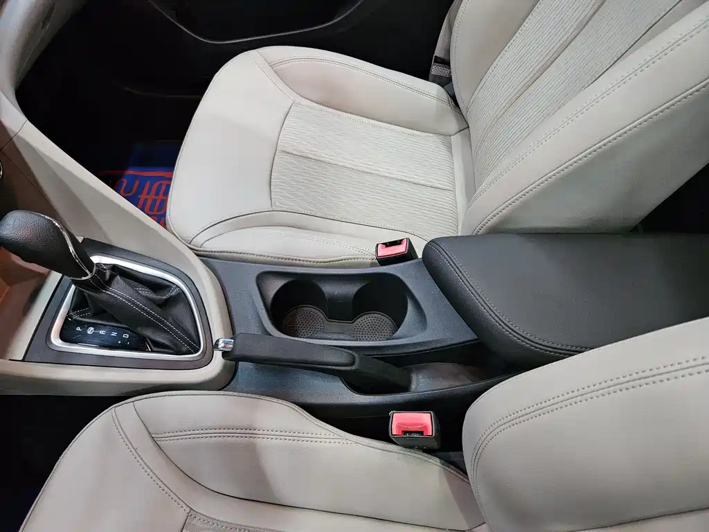 Buick Excelle 2016 — фото 18
