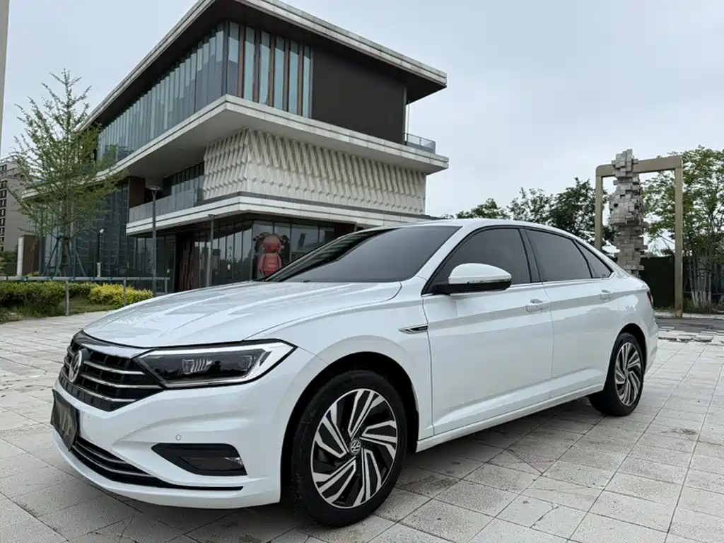 Volkswagen Sagitar 2020