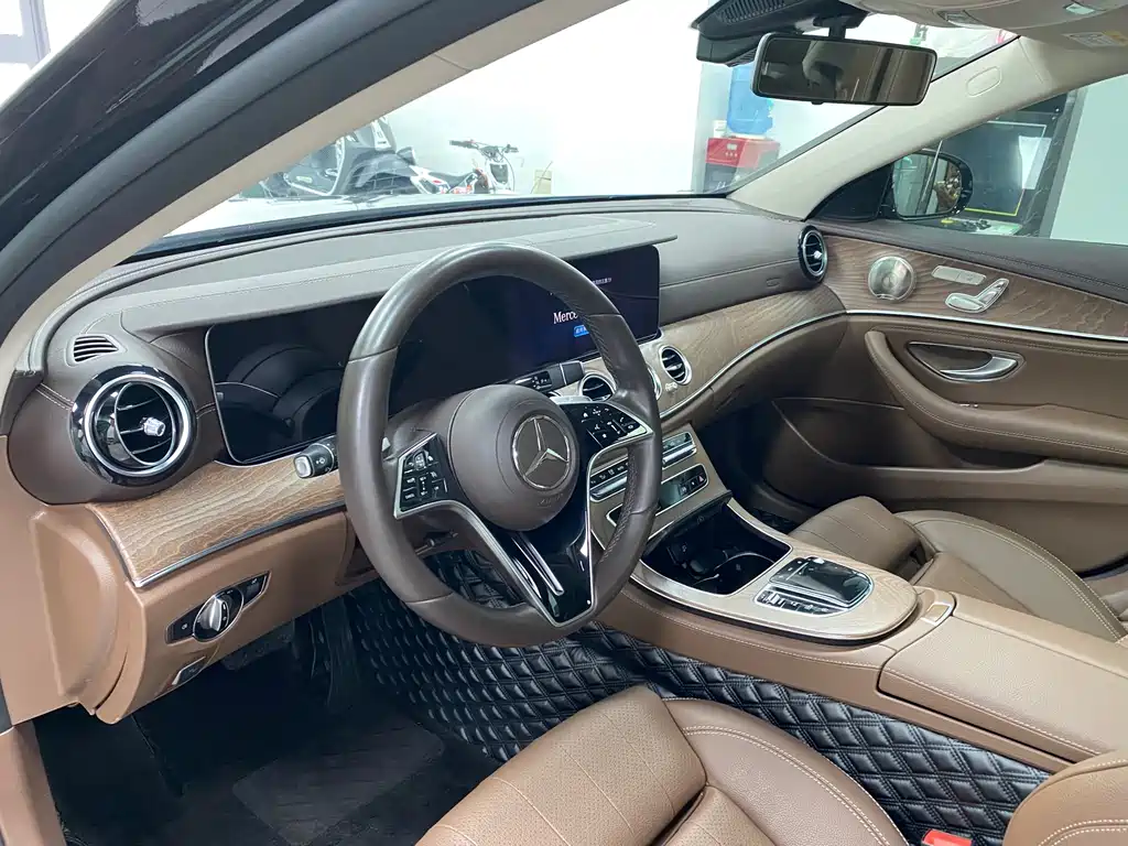 Mercedes-Benz E-Class 2021 — фото 12