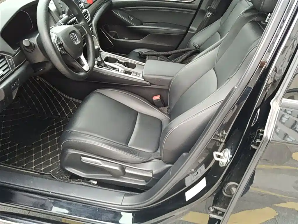 Honda Accord 2020 — фото 15