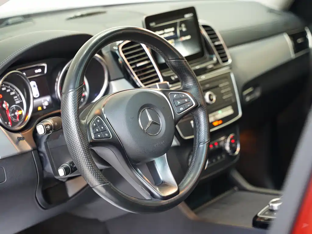 Mercedes-Benz GLE Coupe 2017 — фото 13