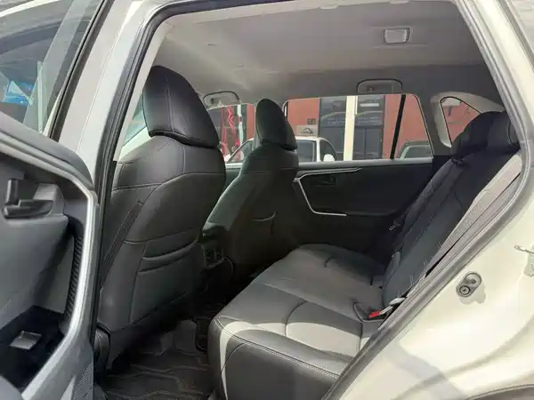 Toyota RAV4 2025