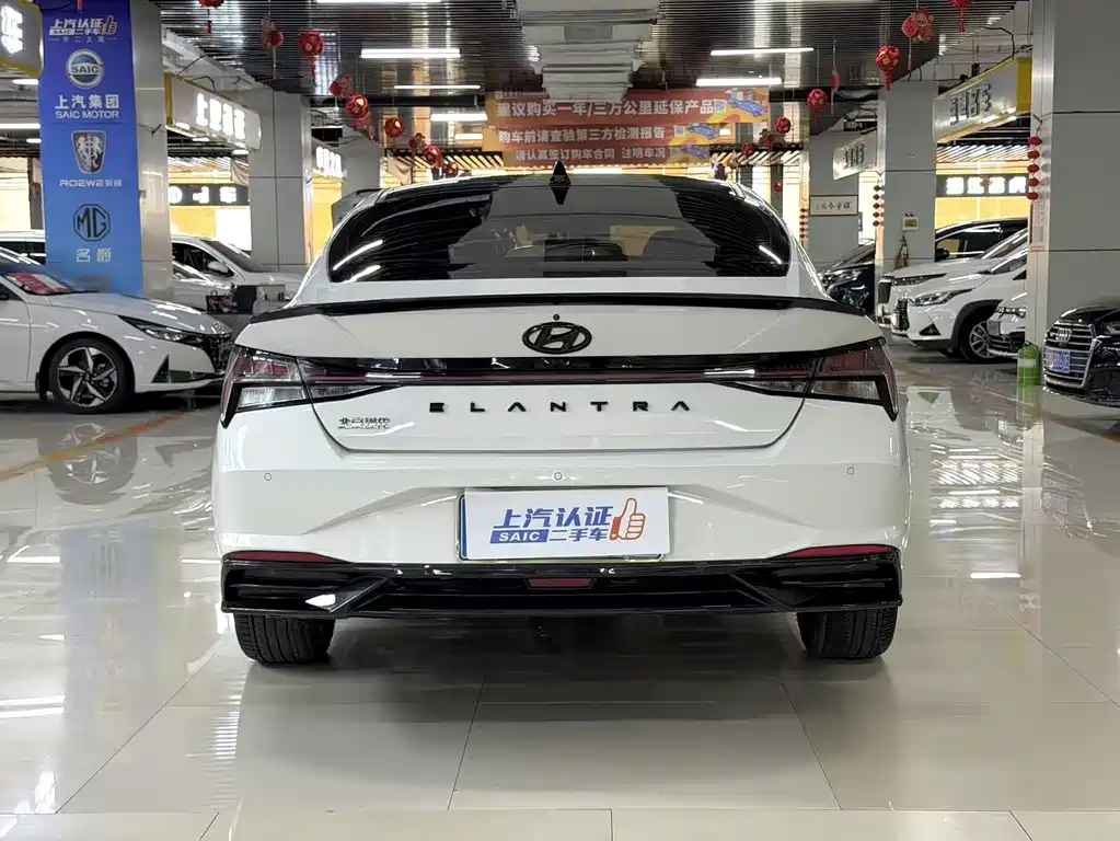 Hyundai Elantra 2023 — фото 11