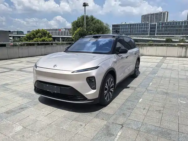 NIO ES8 2024