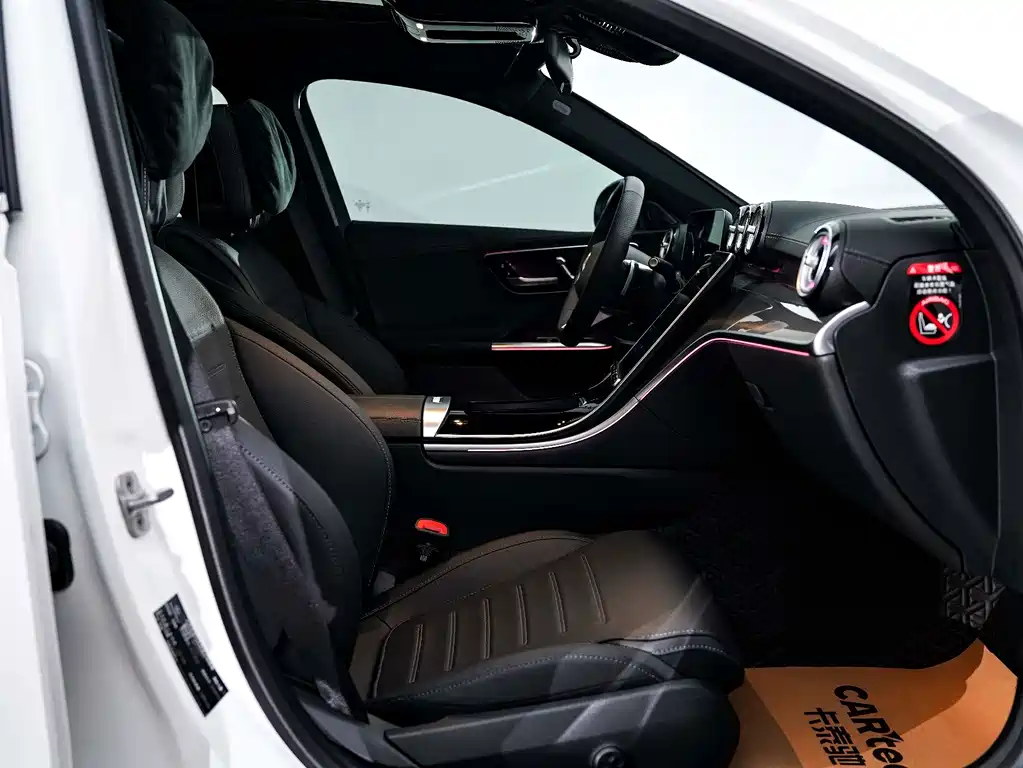 Mercedes-Benz C-Class 2025 — фото 16