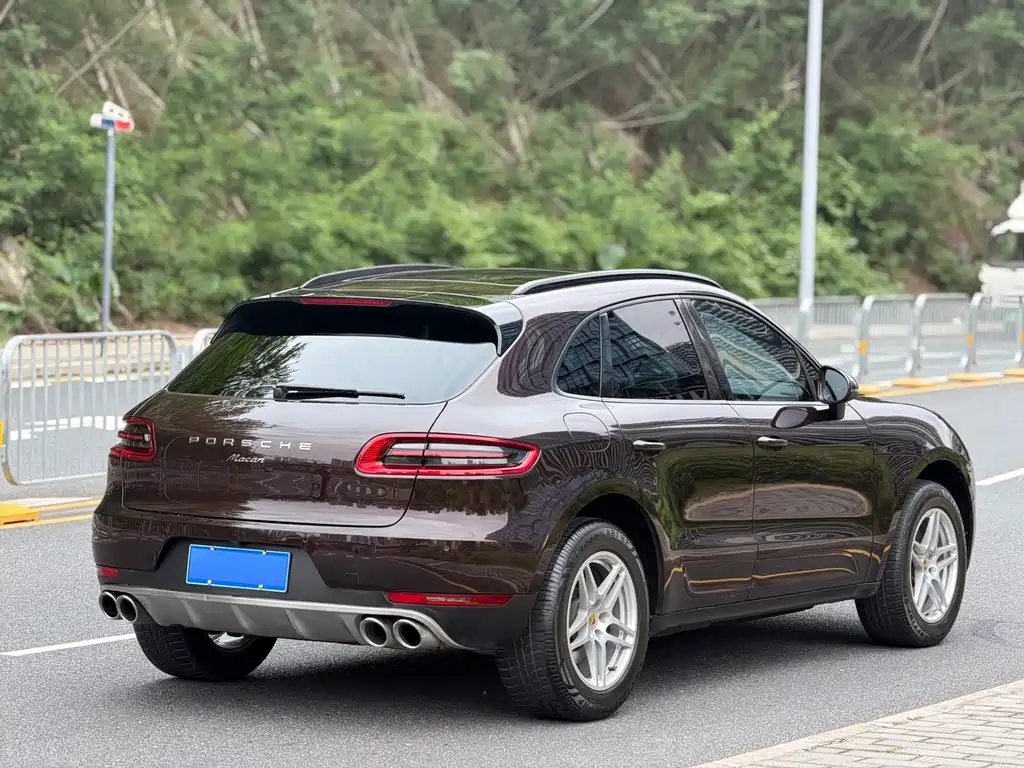 Porsche Macan 2018 — фото 11