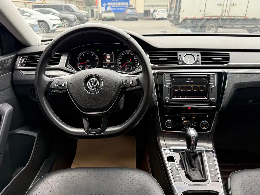Volkswagen Passat 2019 — фото 8