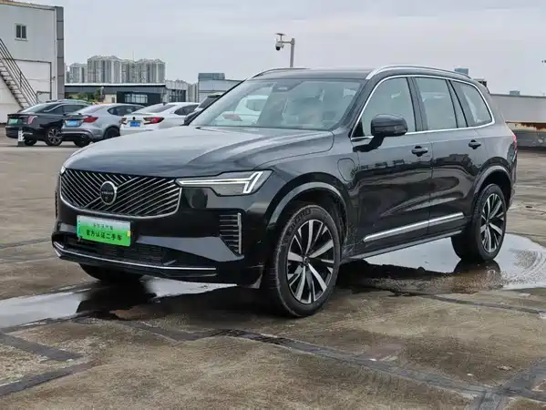 Volvo XC90 Plug-In Hybrid 2025