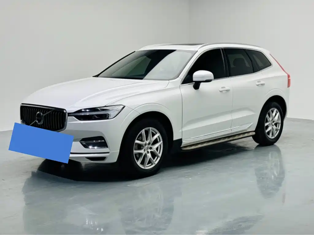 Volvo XC60 2021 — фото 1
