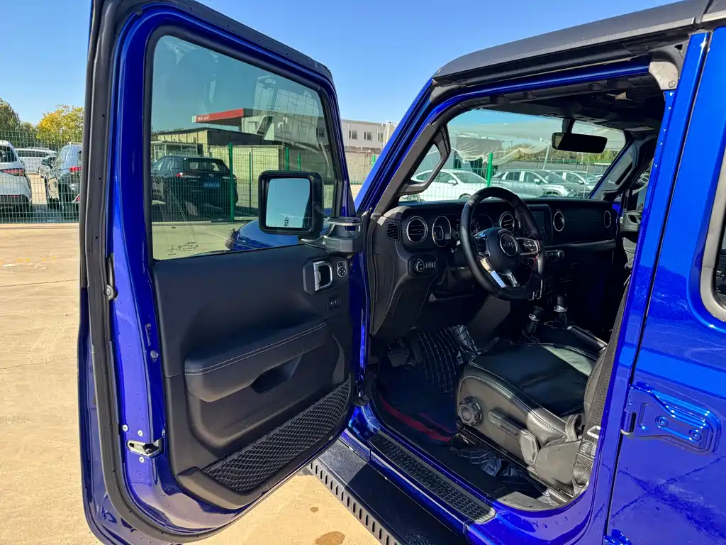 Jeep Wrangler 2020 — фото 9