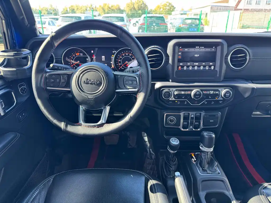 Jeep Wrangler 2020 — фото 17