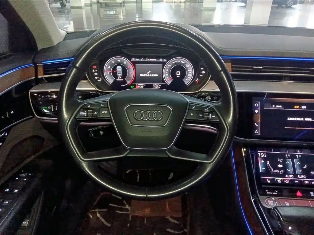 Audi A8 2019 — фото 11