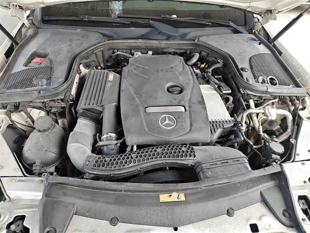 Mercedes-Benz E-Class 2016 — фото 16