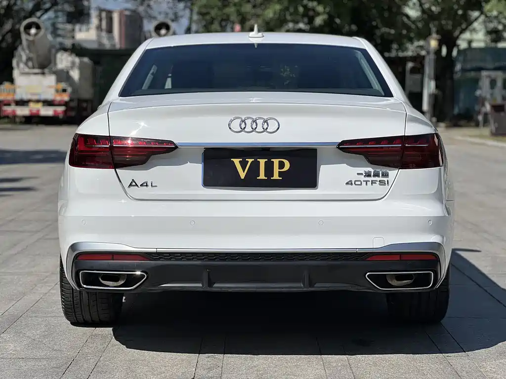 Audi A4L 2022 — фото 24