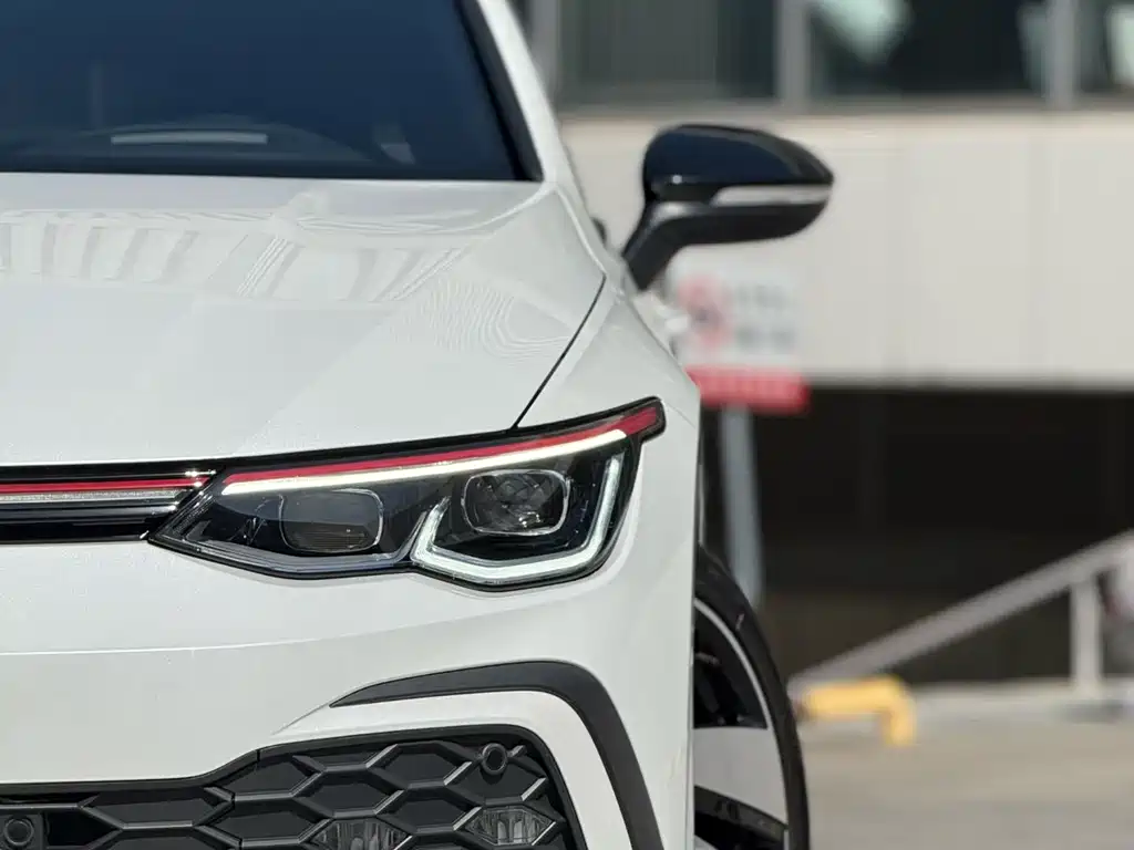 Volkswagen Golf GTI 2024 — фото 2