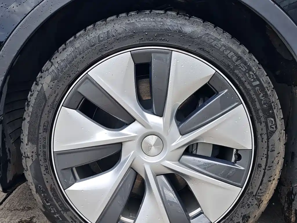 Tesla Model Y 2022 — фото 17