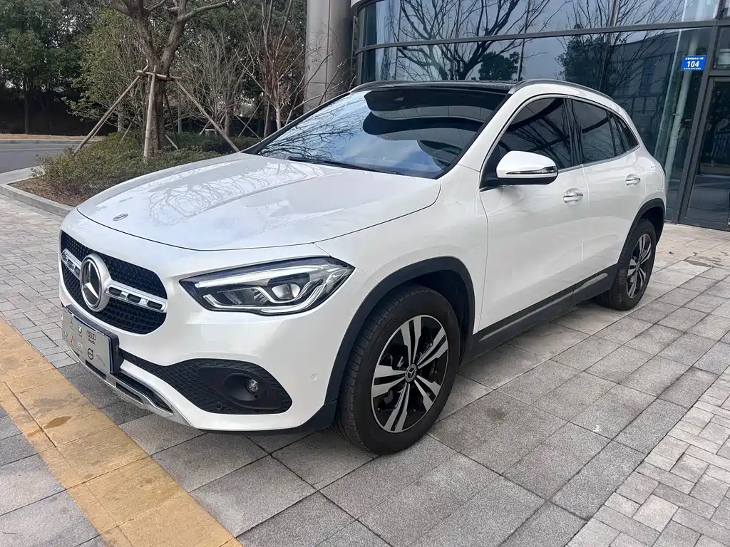 Mercedes-Benz GLA 2023 — фото 1