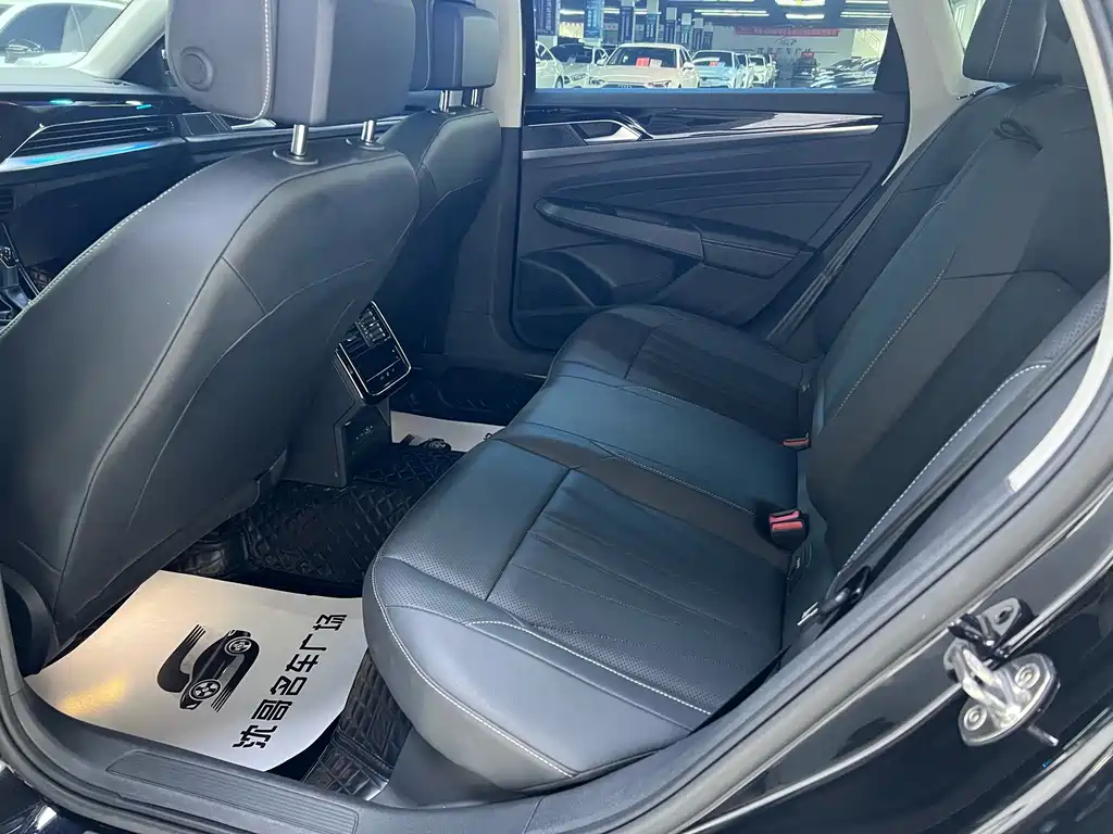 Volkswagen Passat 2025