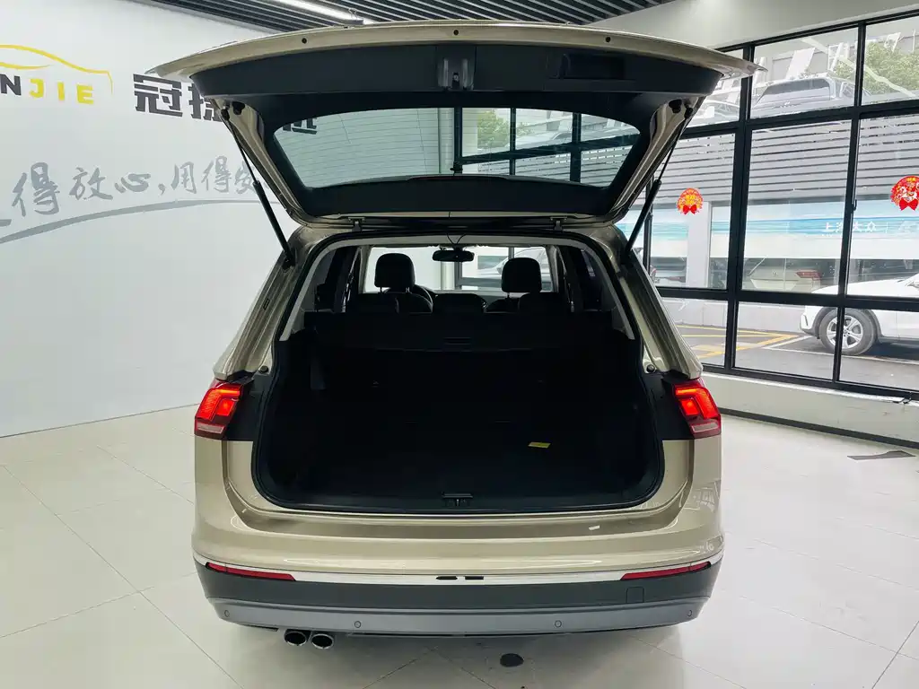 Volkswagen Tiguan L 2018 — фото 14