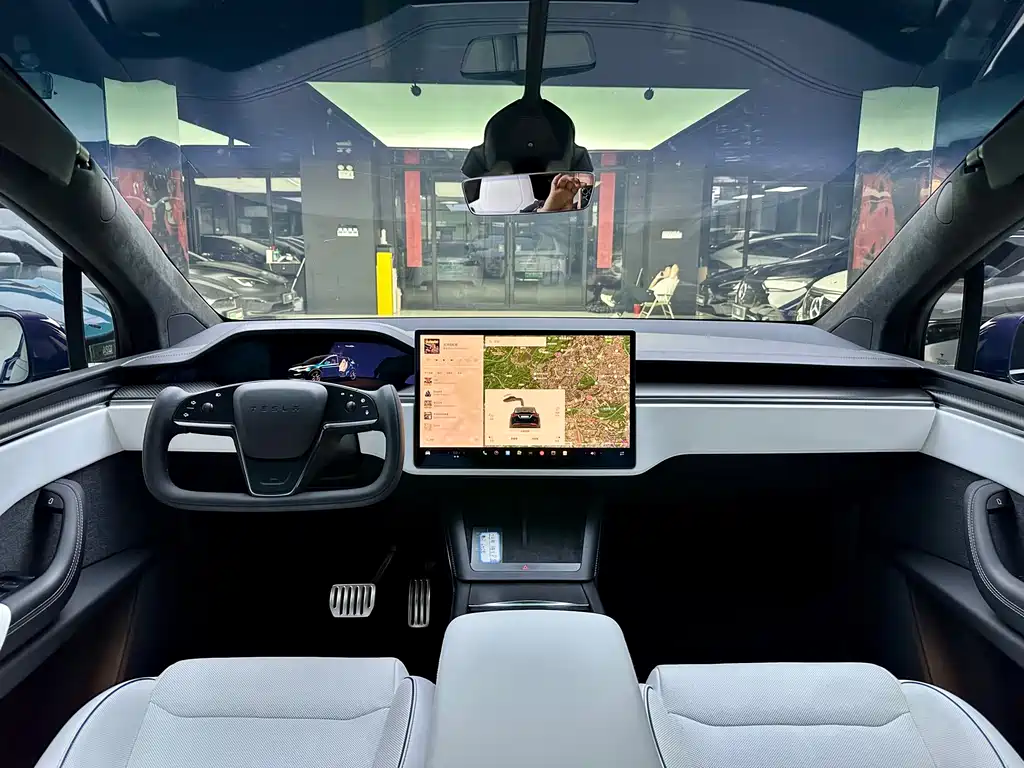 Tesla Model X 2023 — фото 15