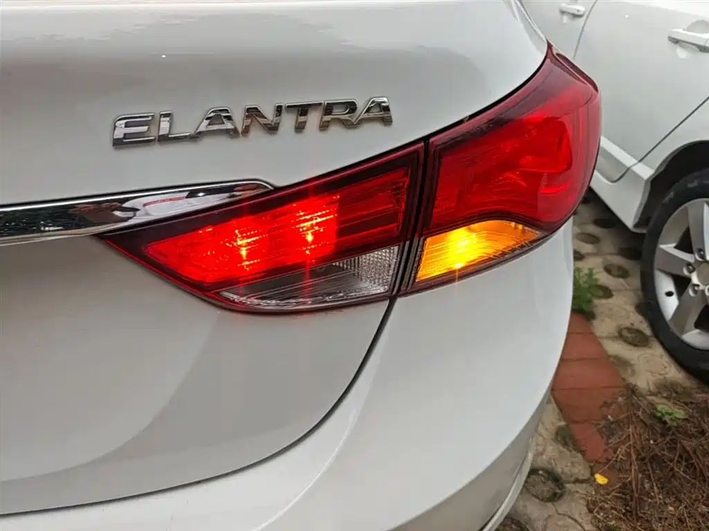 Hyundai Elantra Langdong 2017 — фото 8