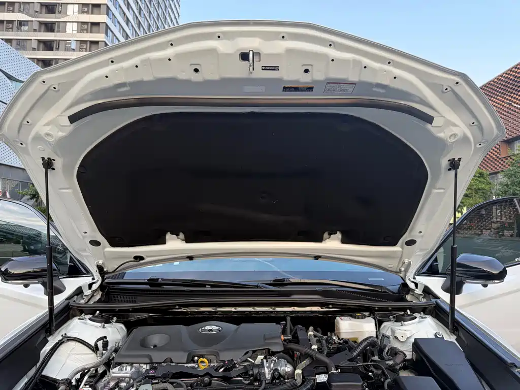 Toyota Camry 2023 — фото 18