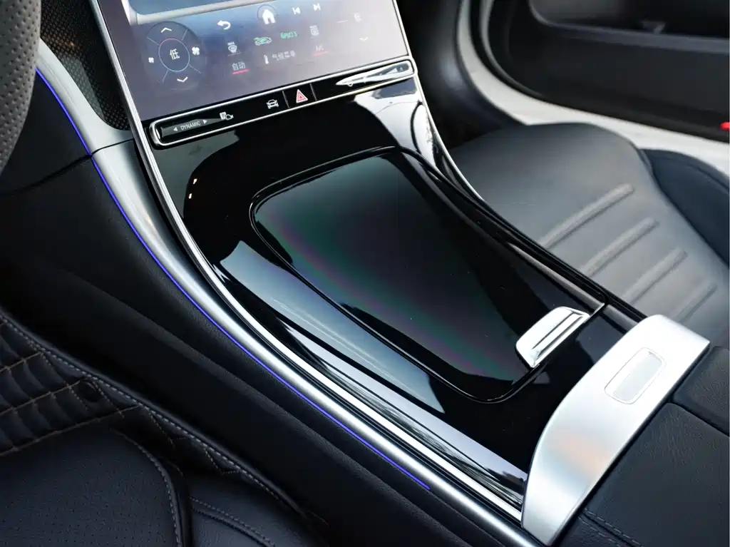 Mercedes-Benz C-Class 2024 — фото 11
