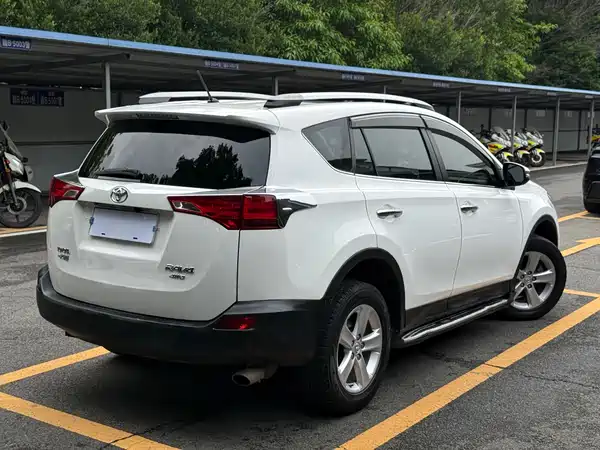 Toyota RAV4 2013