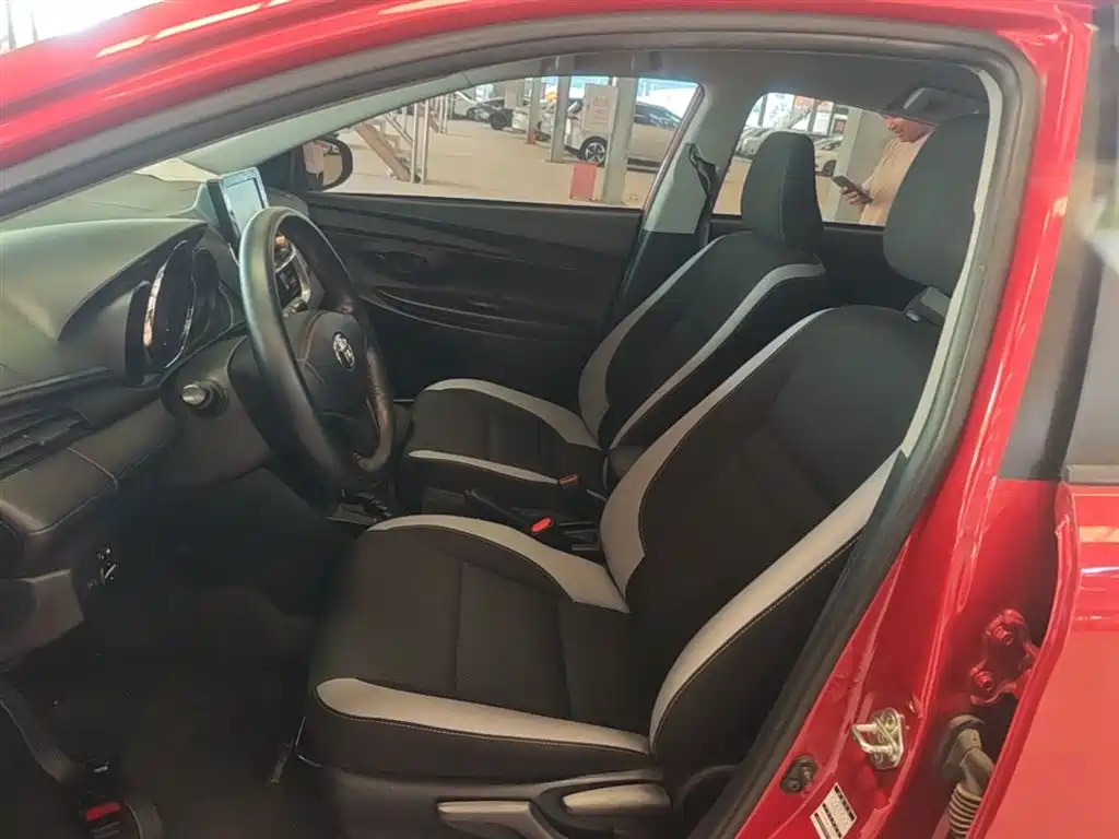 Toyota Yaris L 2021 — фото 15