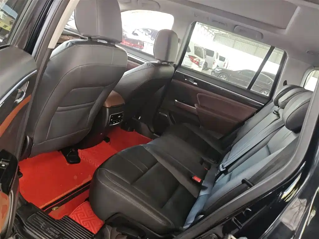 GAC Motor Trumpchi GS8 2018 — фото 17