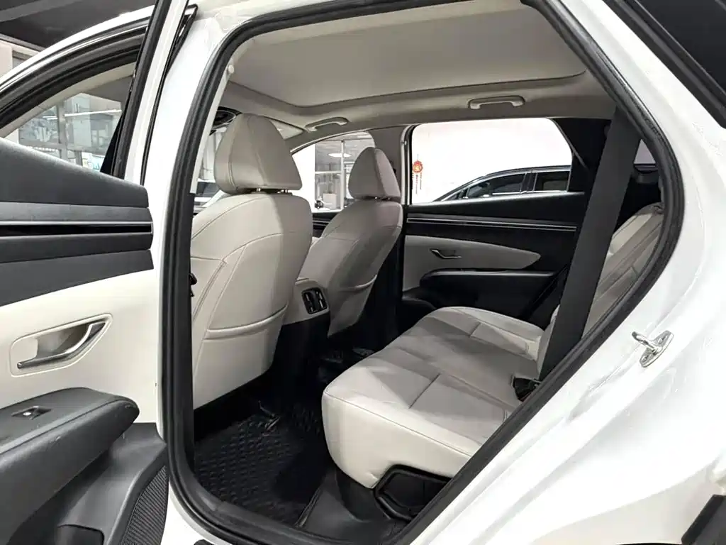 Hyundai Tucson 2021 — фото 11