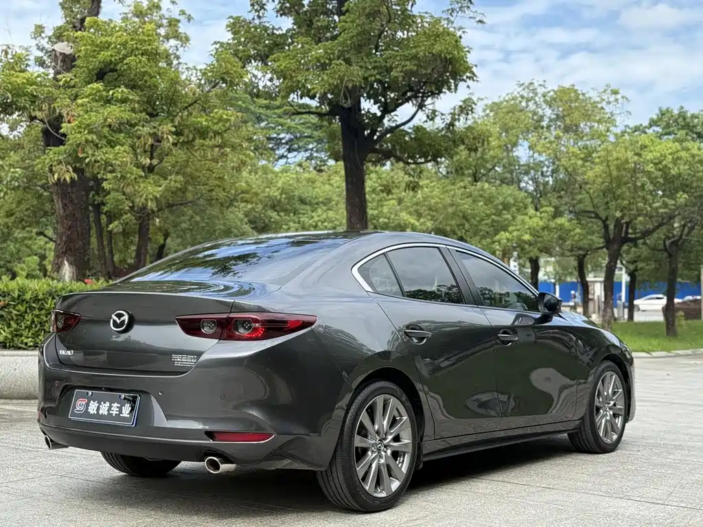 Mazda 3 Axela 2020 — фото 3