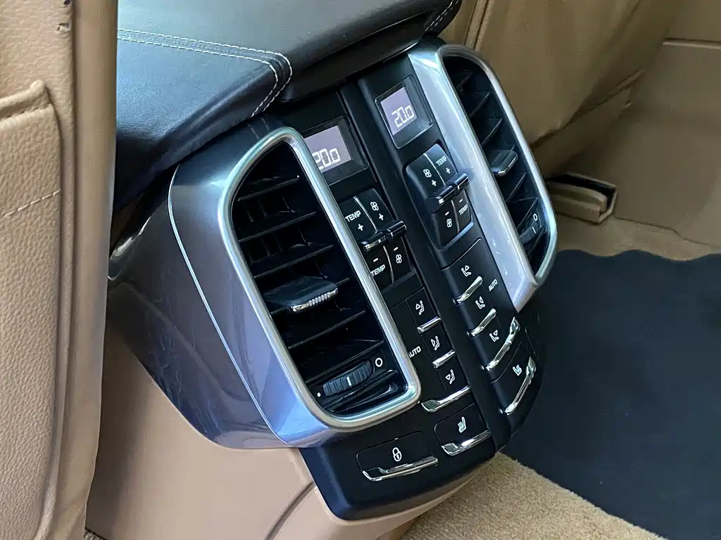 Porsche Cayenne 2018 — фото 16