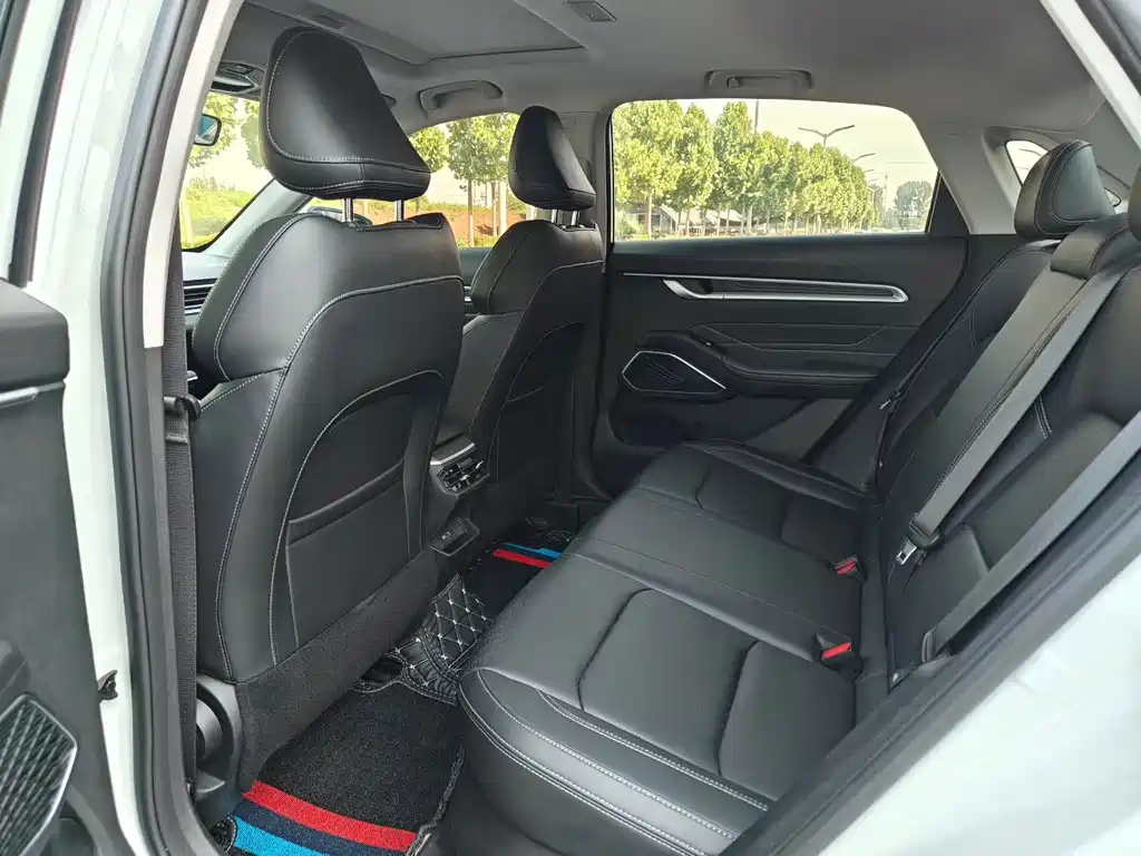 Geely Emgrand 2023