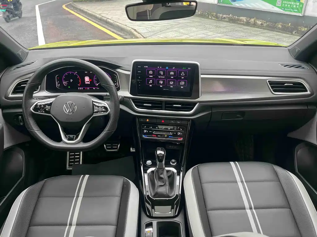 Volkswagen T-Roc 2023 — фото 10