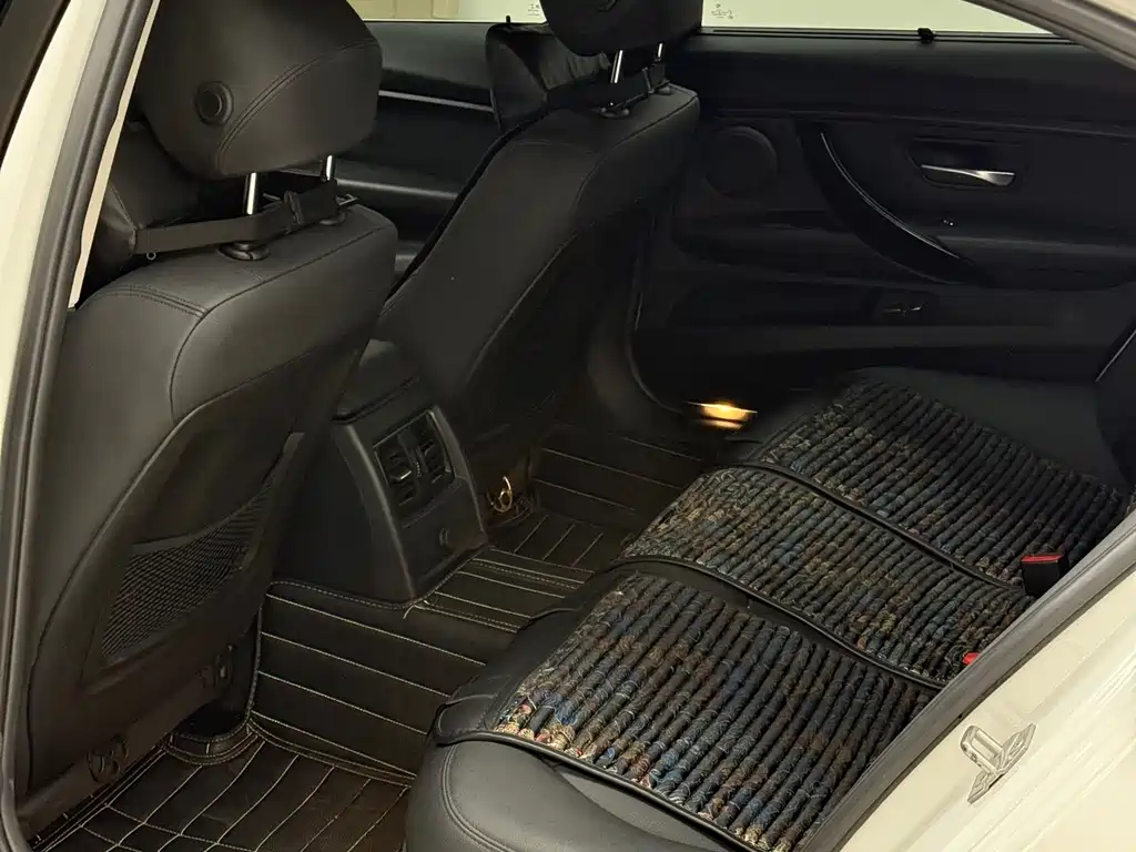 BMW 3 Series 2017 — фото 17