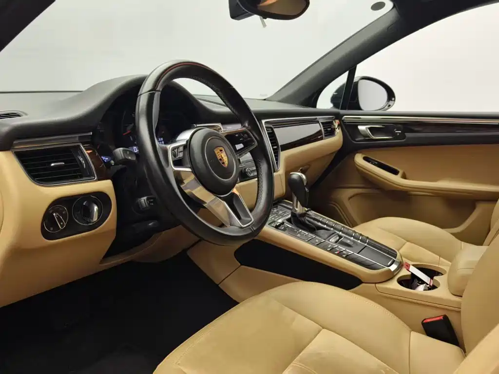 Porsche Macan 2018 — фото 10