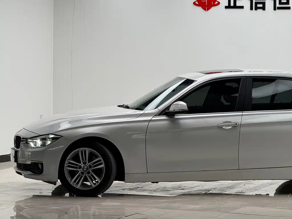 BMW 3 Series 2017 — фото 25