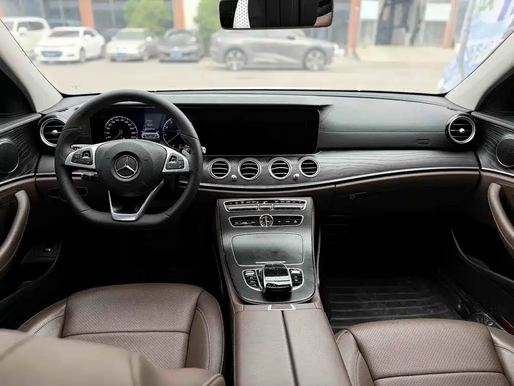 Mercedes-Benz E-Class 2018 — фото 8