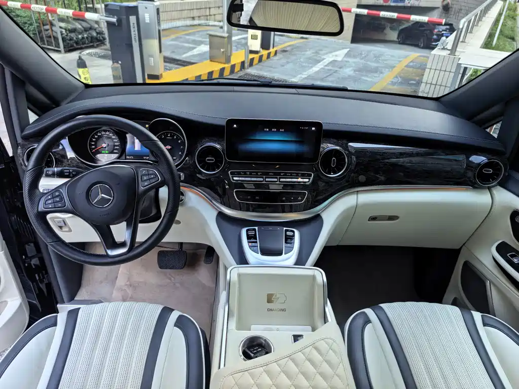 Mercedes-Benz V-Class 2022 — фото 9