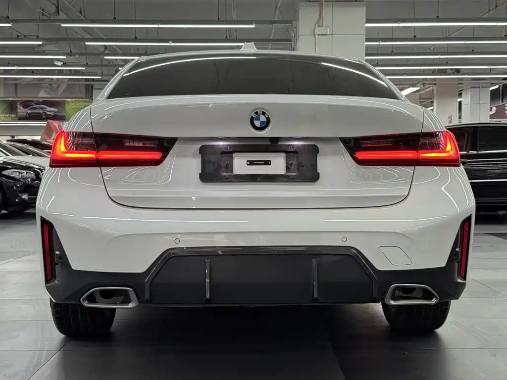 BMW 3 Series 2024 — фото 10