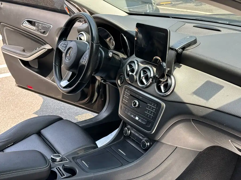 Mercedes-Benz GLA 2017 — фото 11
