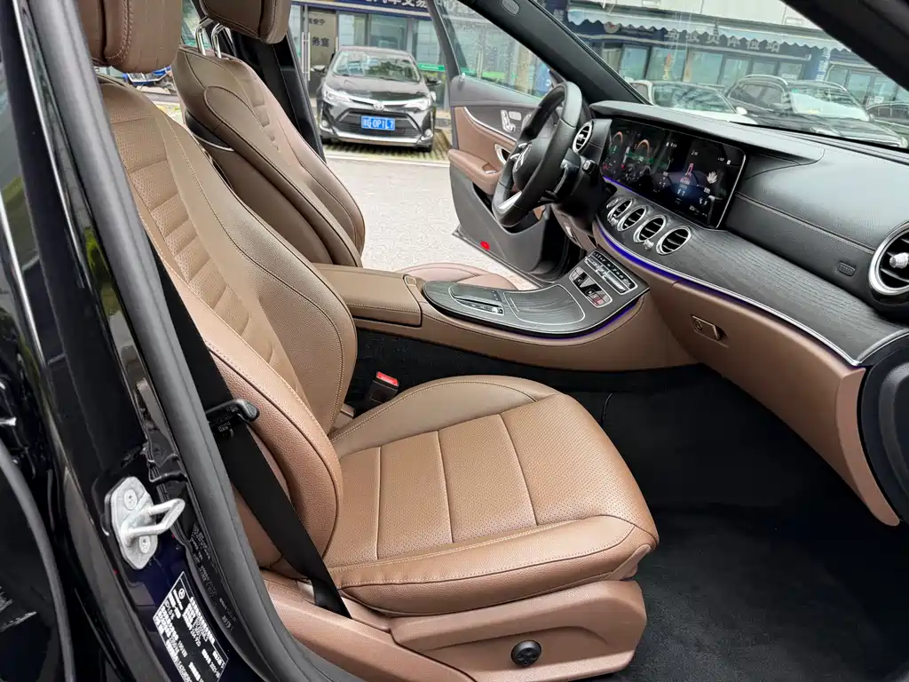 Mercedes-Benz E-Class 2021 — фото 15
