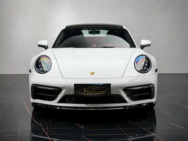 Porsche 911 2023