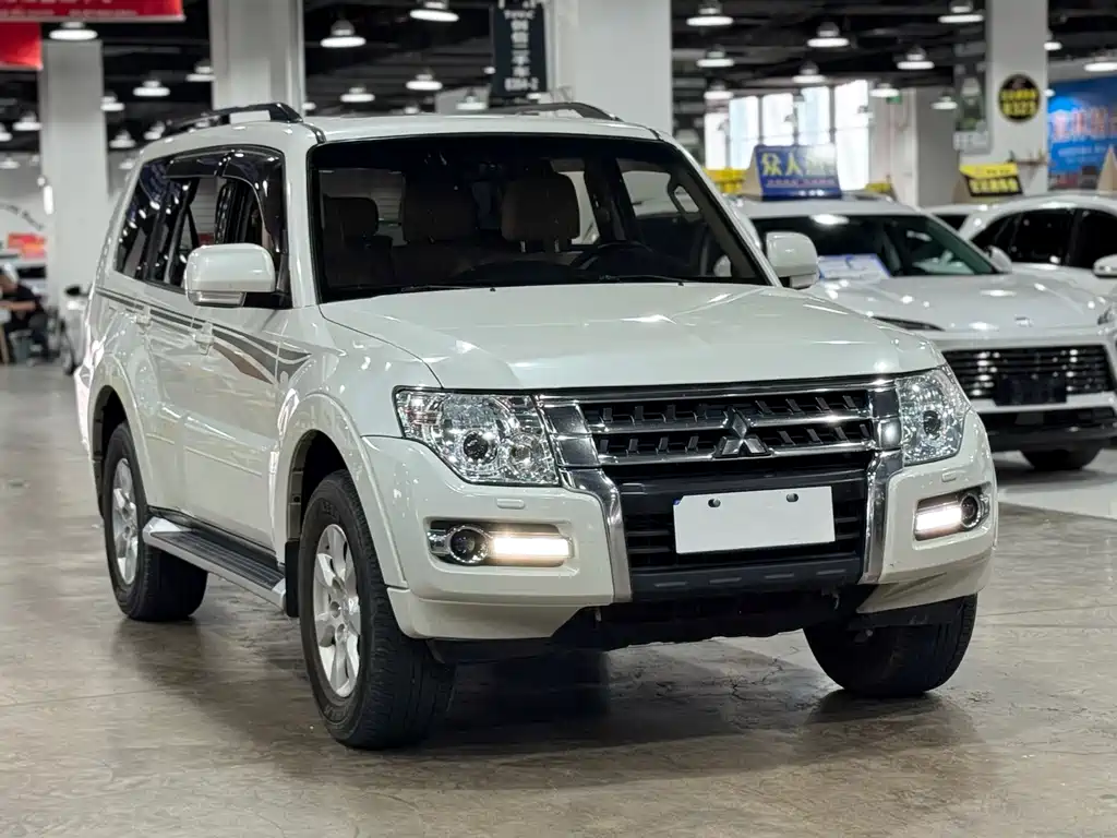 Mitsubishi Pajero 2018 — фото 2