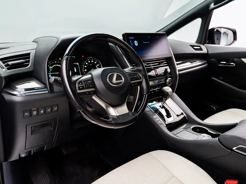 Lexus LM 2022 — фото 7